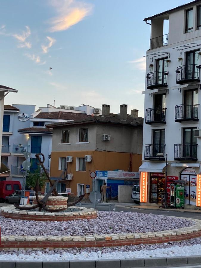 Апартамент “Централ” / Central Balchik Exterior photo