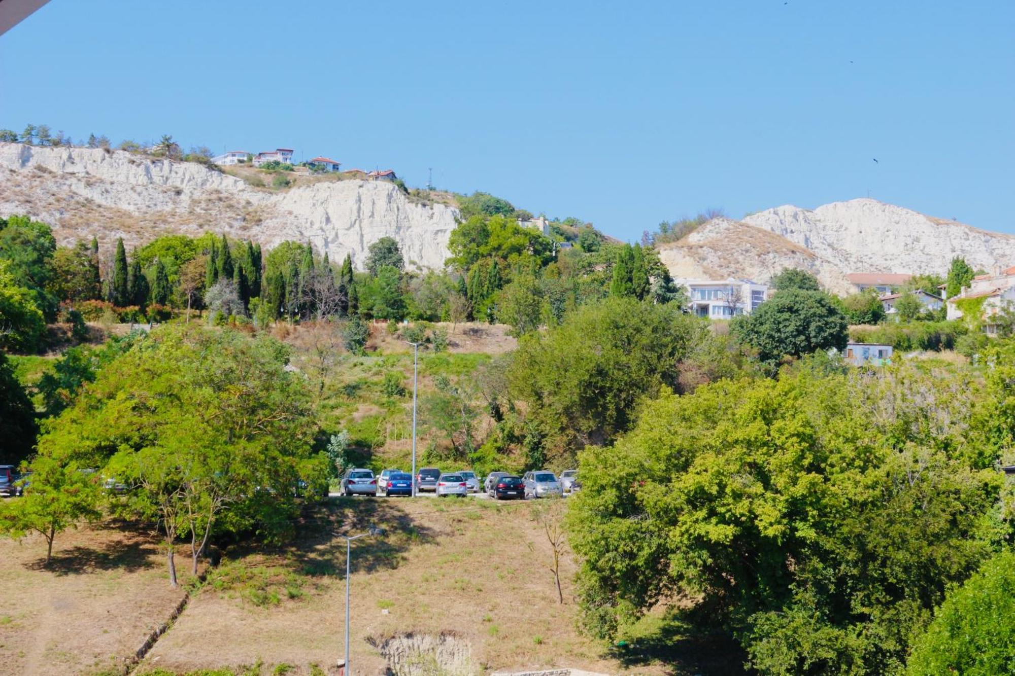 Апартамент “Централ” / Central Balchik Exterior photo